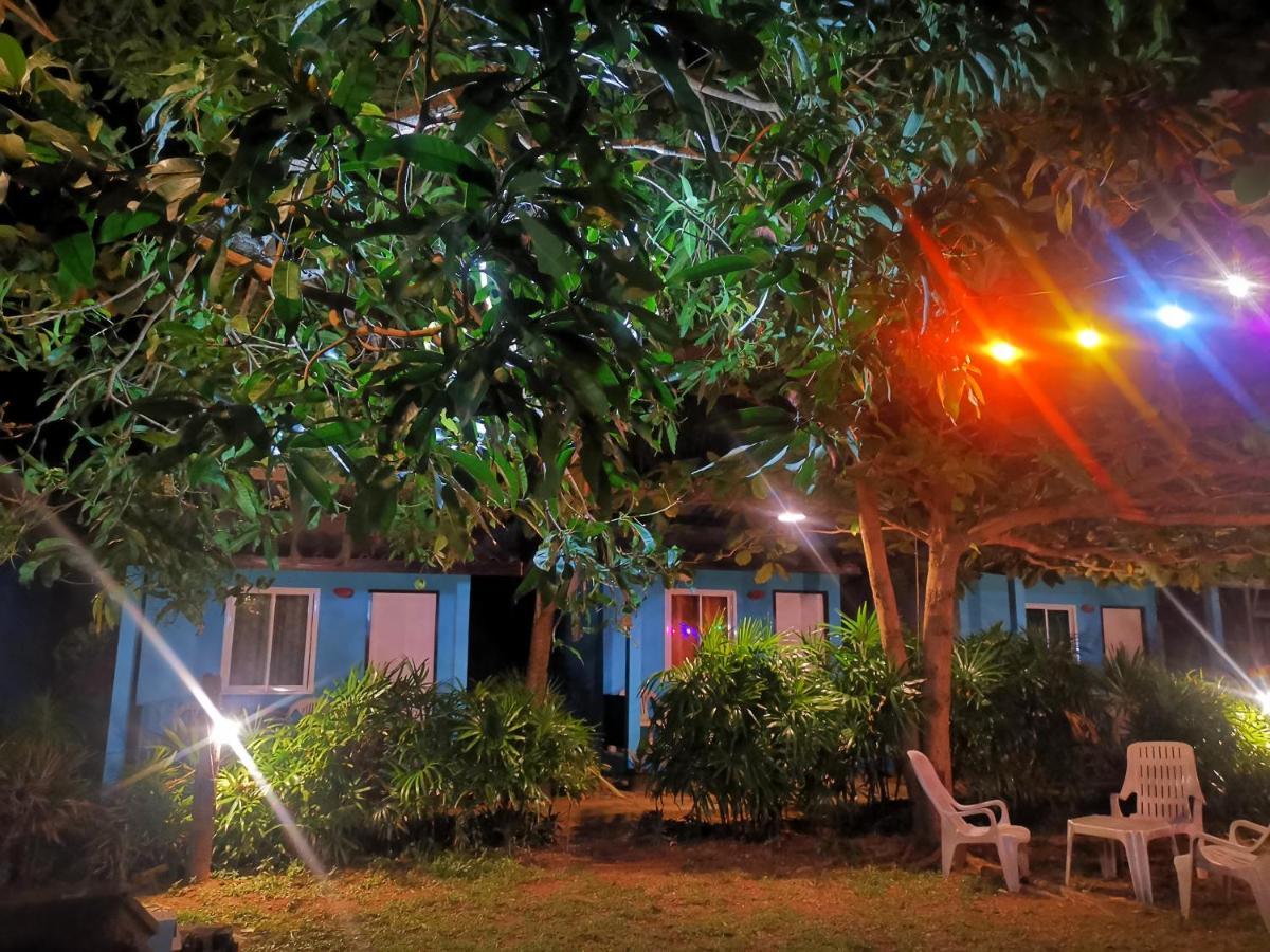 Lanta Bluewave Bungkalow Koh Lanta Bagian luar foto